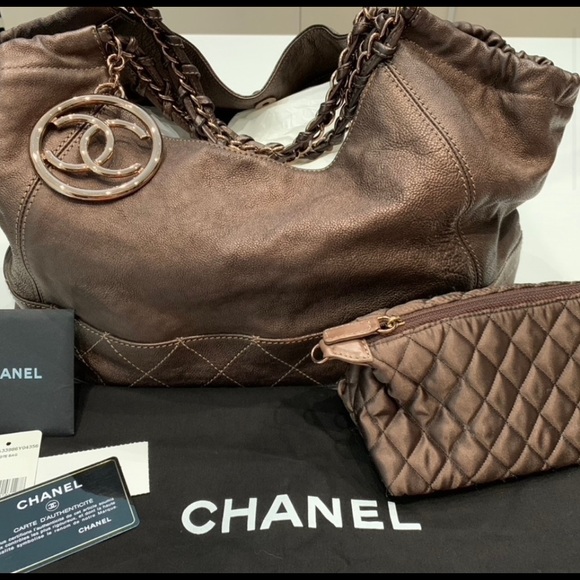 CHANEL Handbags - 🔥CHANEL COCO CABAS metallic leather tote🔥